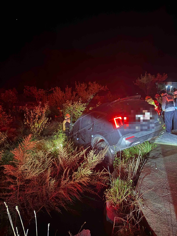 (0013)양양읍 차량 추락 교통사고.jpg