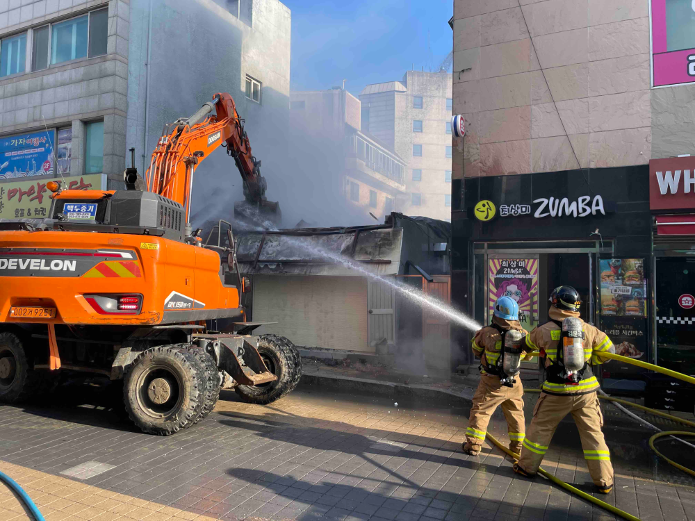 0853 양양 양양읍 주택 및 점포 화재.jpg
