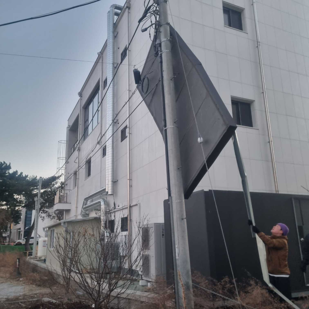 1712 강릉 초당동 창고 판넬 낙하.jpg