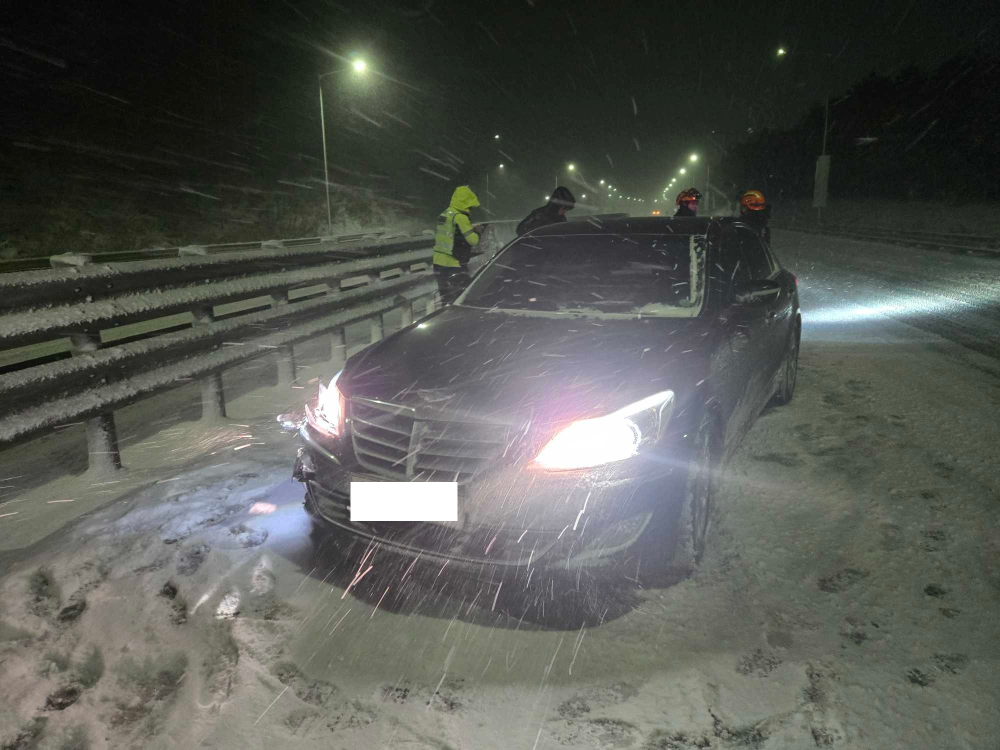 2350 평창군 진부면 영동고속도로 진부IC 강릉방면 단독 사고.jpg