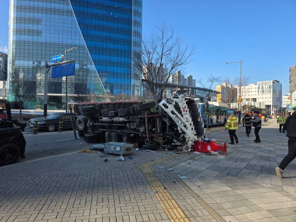 0953 원주 반곡동 심평원사거리 교통사고.jpg