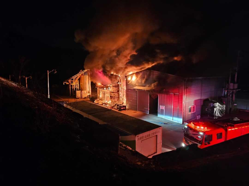 0325 원주 문막 공장화재.jpg