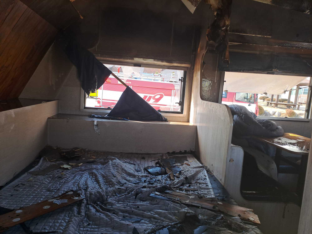 1128 고성 카라반화재.jpg