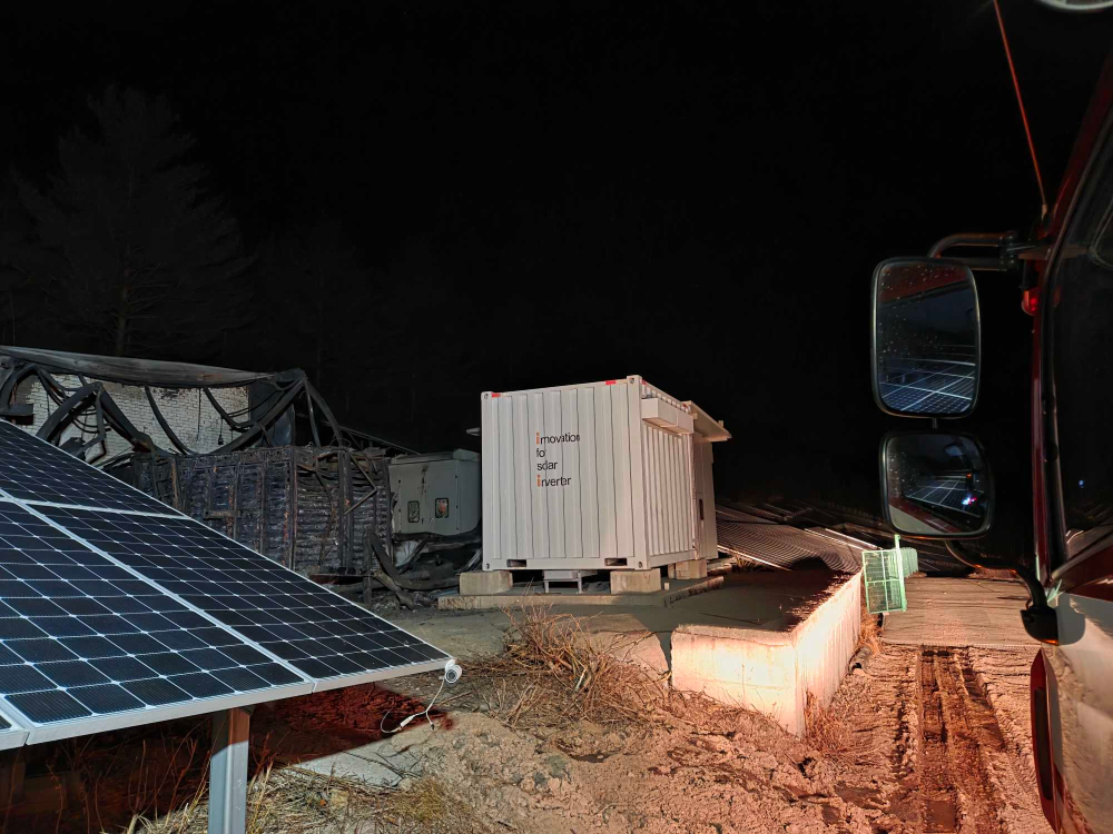 1303 태백시 문곡동 태양광발전시설 배터리실 화재.jpg