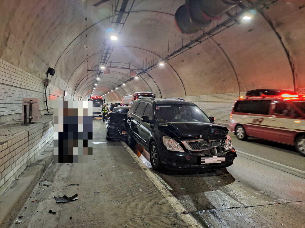 1153 강릉 대관령 터널 교통사고.jpg