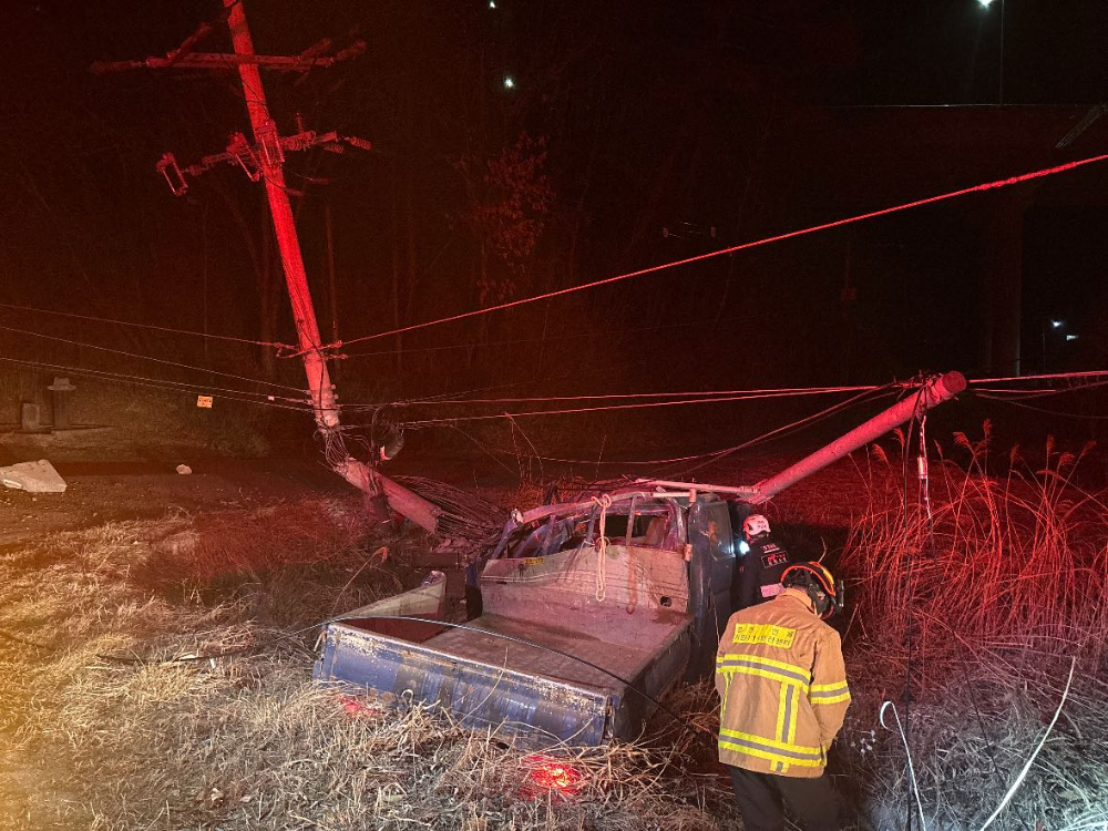 2050 인제 상남면 트럭 단독사고.jpg