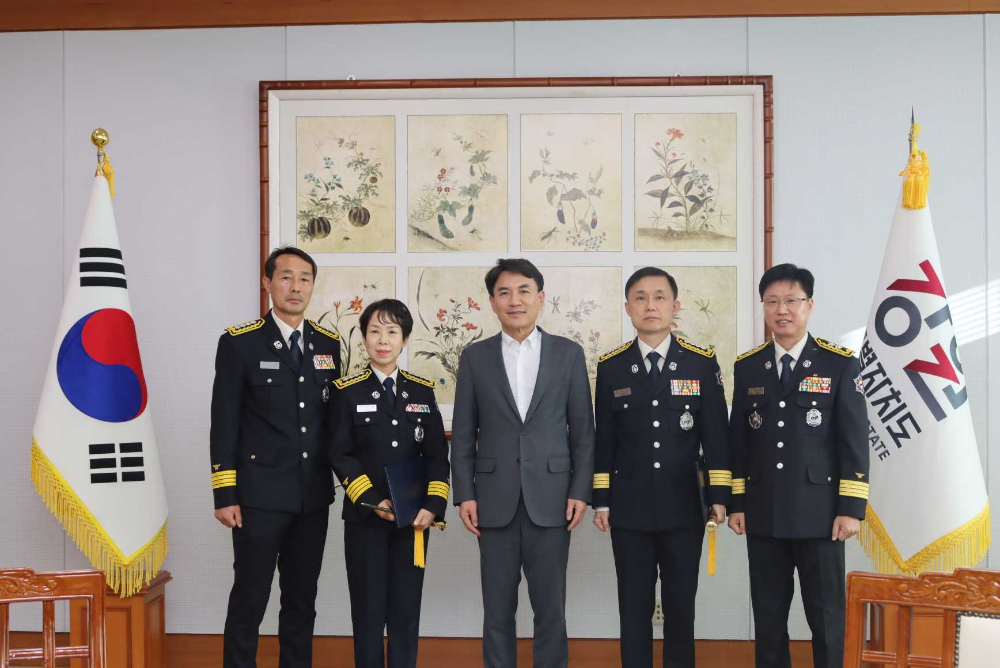 임명장 수여2.jpg