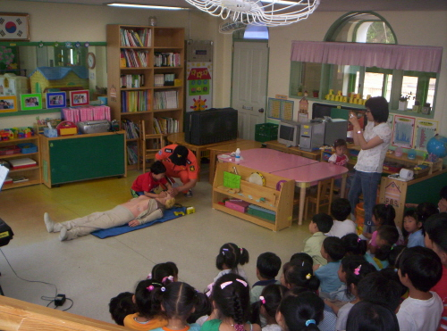 원통초교 병설유치원.jpg