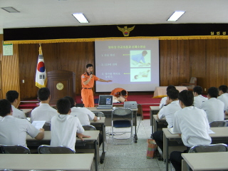 20심폐소생술1.jpg