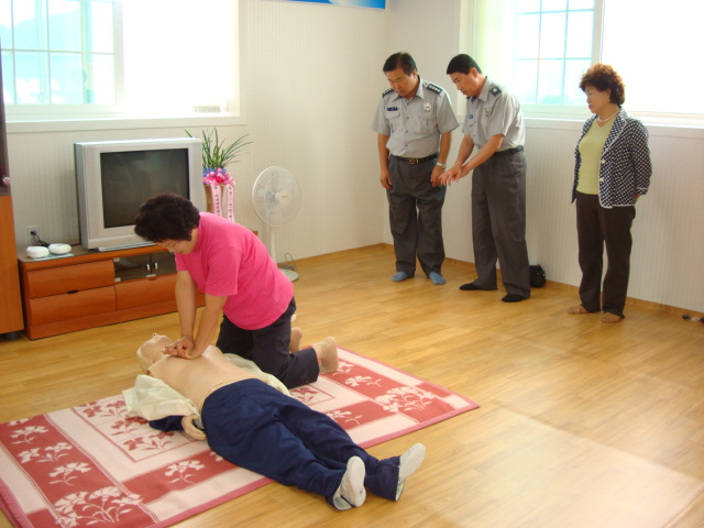 심폐소생술_격려_(1).JPG